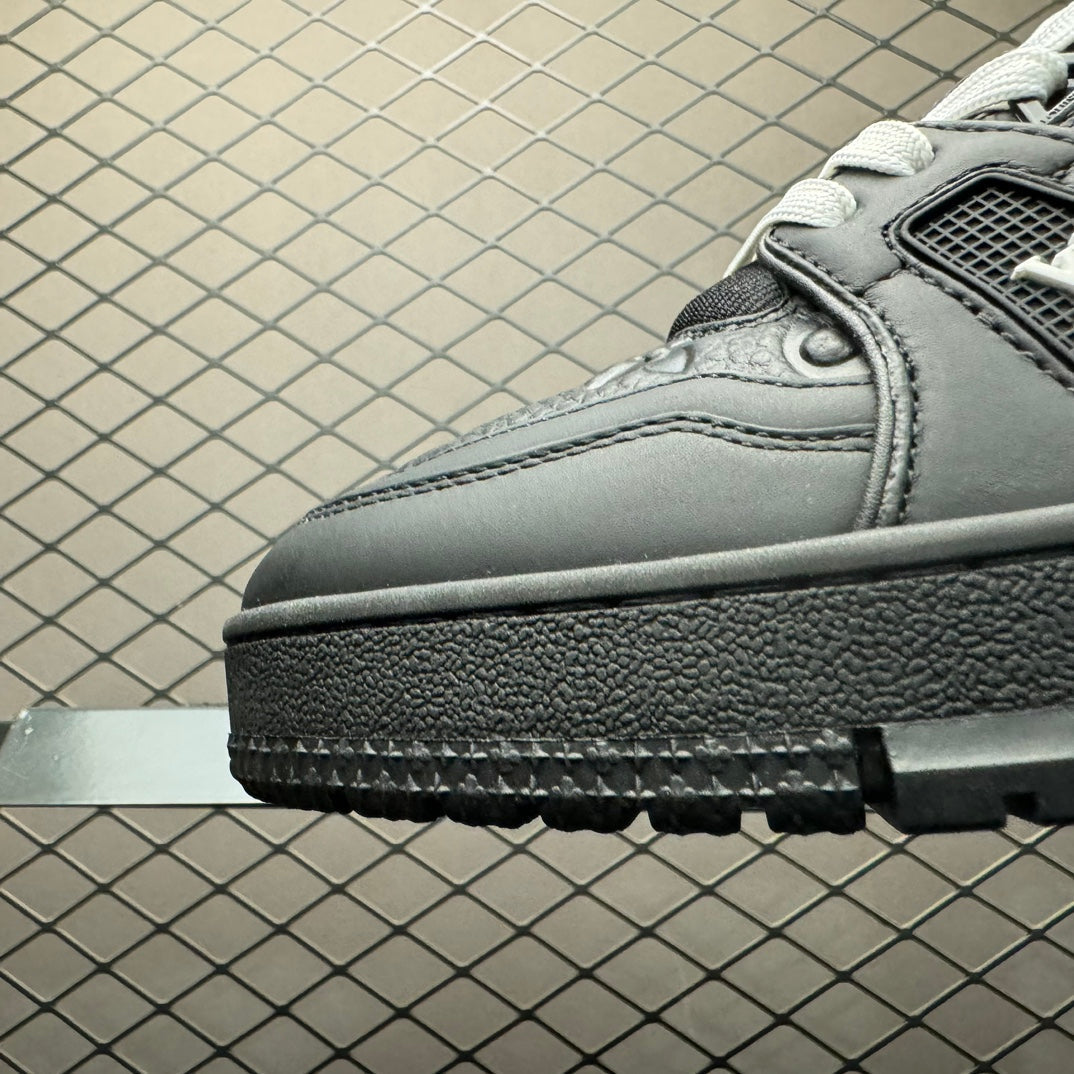 New color matching casual board shoes New color matching casual board shoes