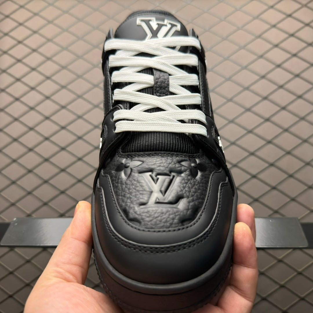 New color matching casual board shoes New color matching casual board shoes
