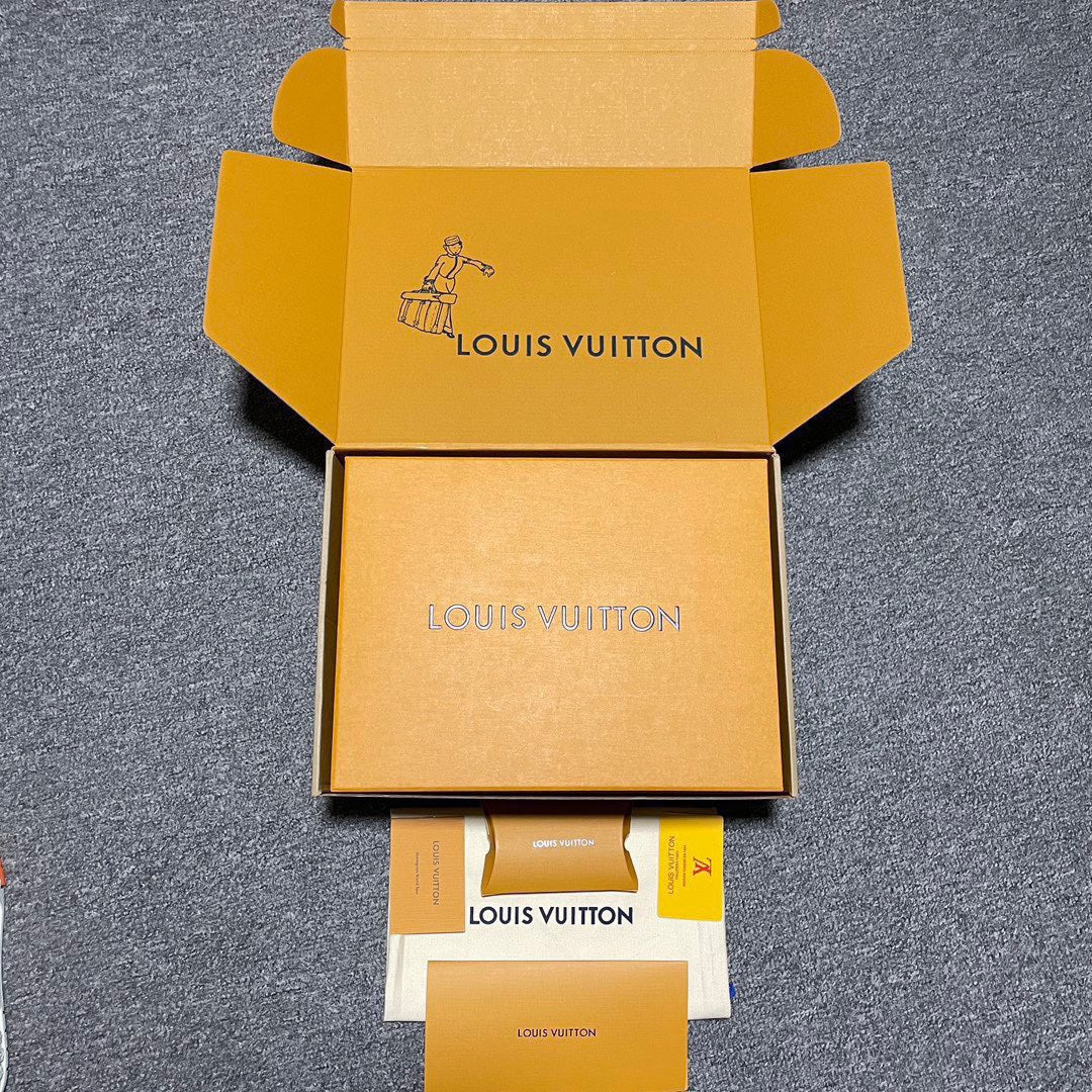 New color matching casual board shoes New color matching casual board shoes