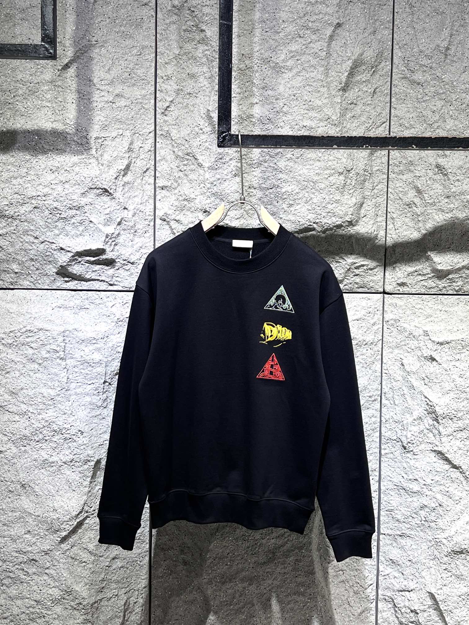Triangle Embroidered Sweatshirt Triangle Embroidered Sweatshirt