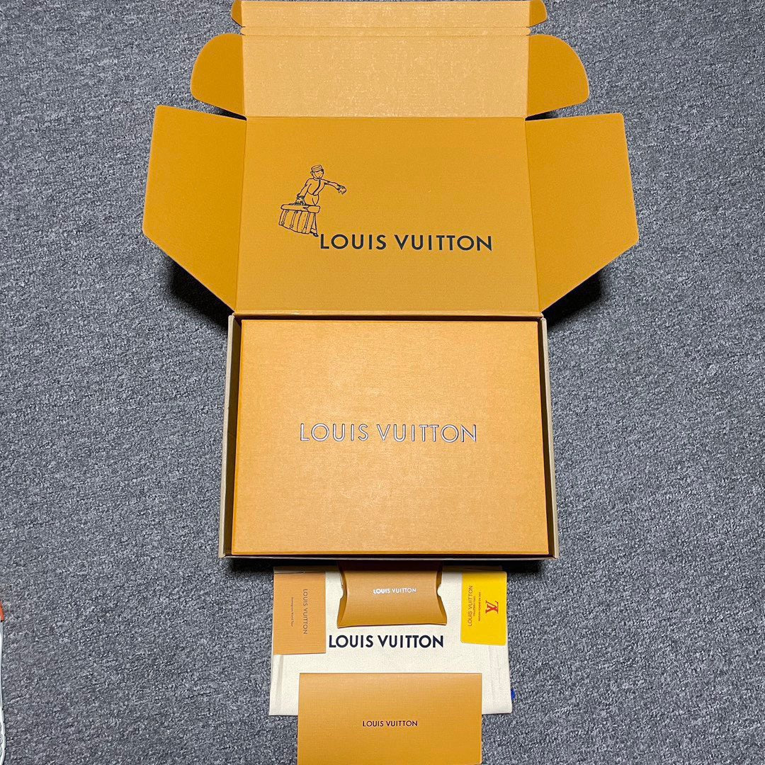 New color matching casual board shoes New color matching casual board shoes