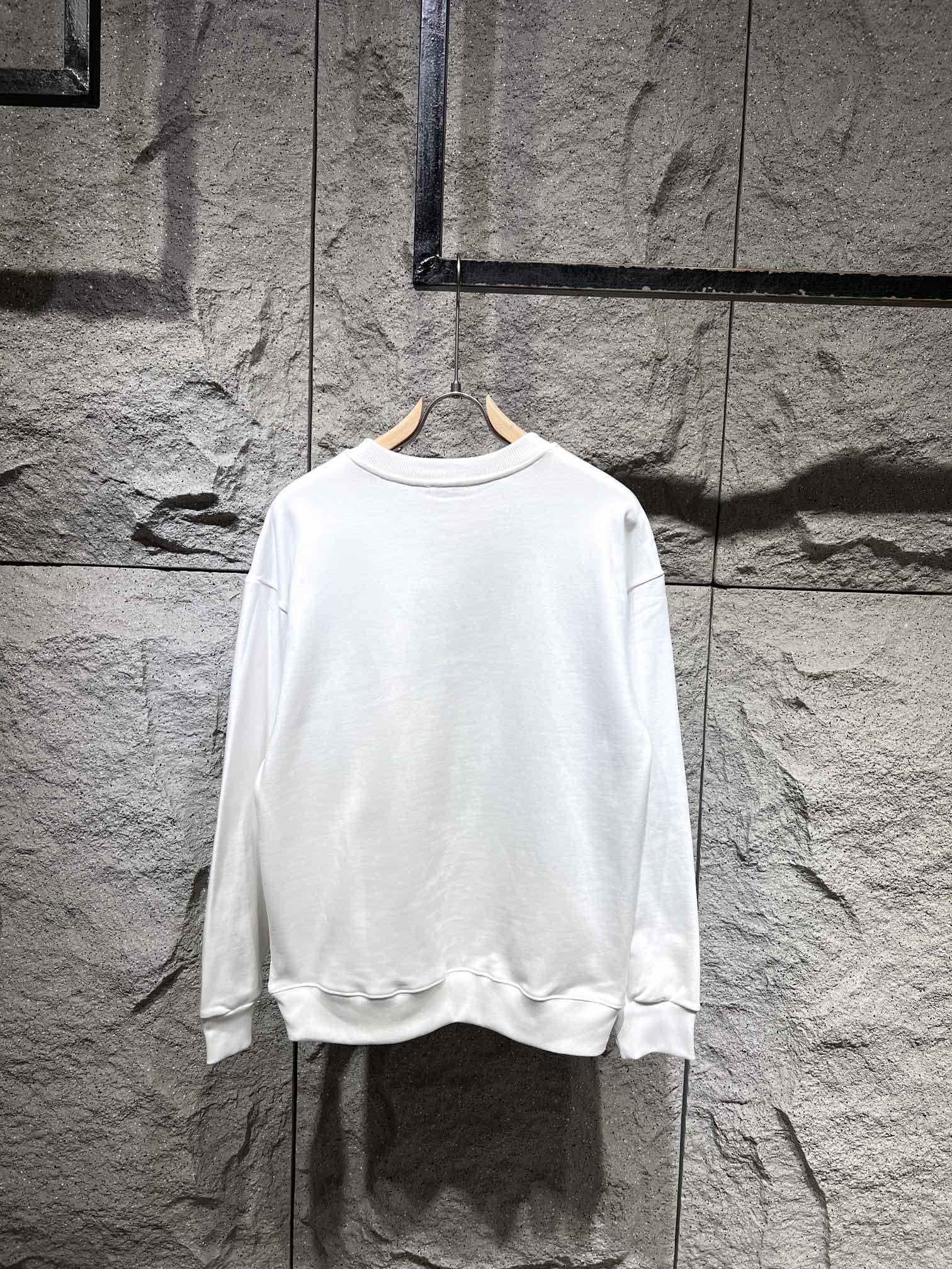 Simple Print Sweatshirt Simple Print Sweatshirt