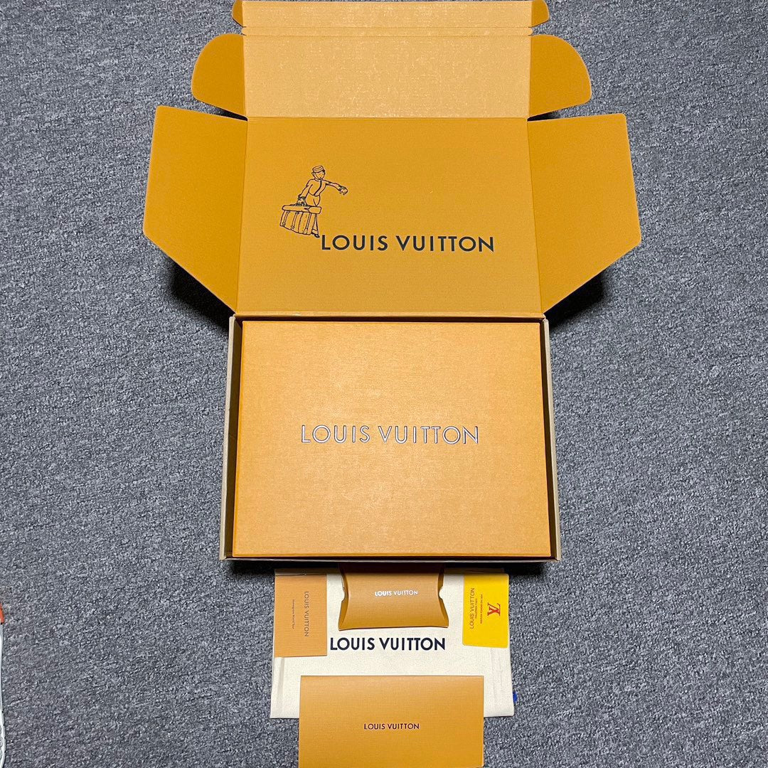 New color matching casual board shoes New color matching casual board shoes