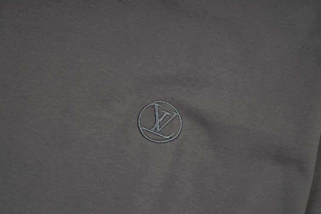 NEW 0402 T-shirt NEW 0402 T-shirt