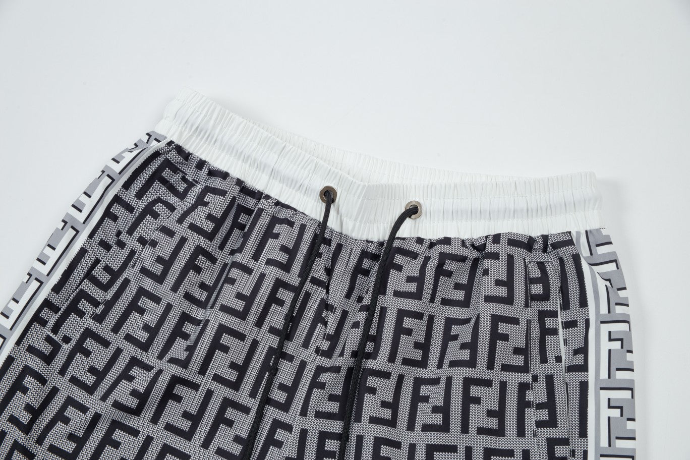 Classic waist stretch shorts Classic waist stretch shorts