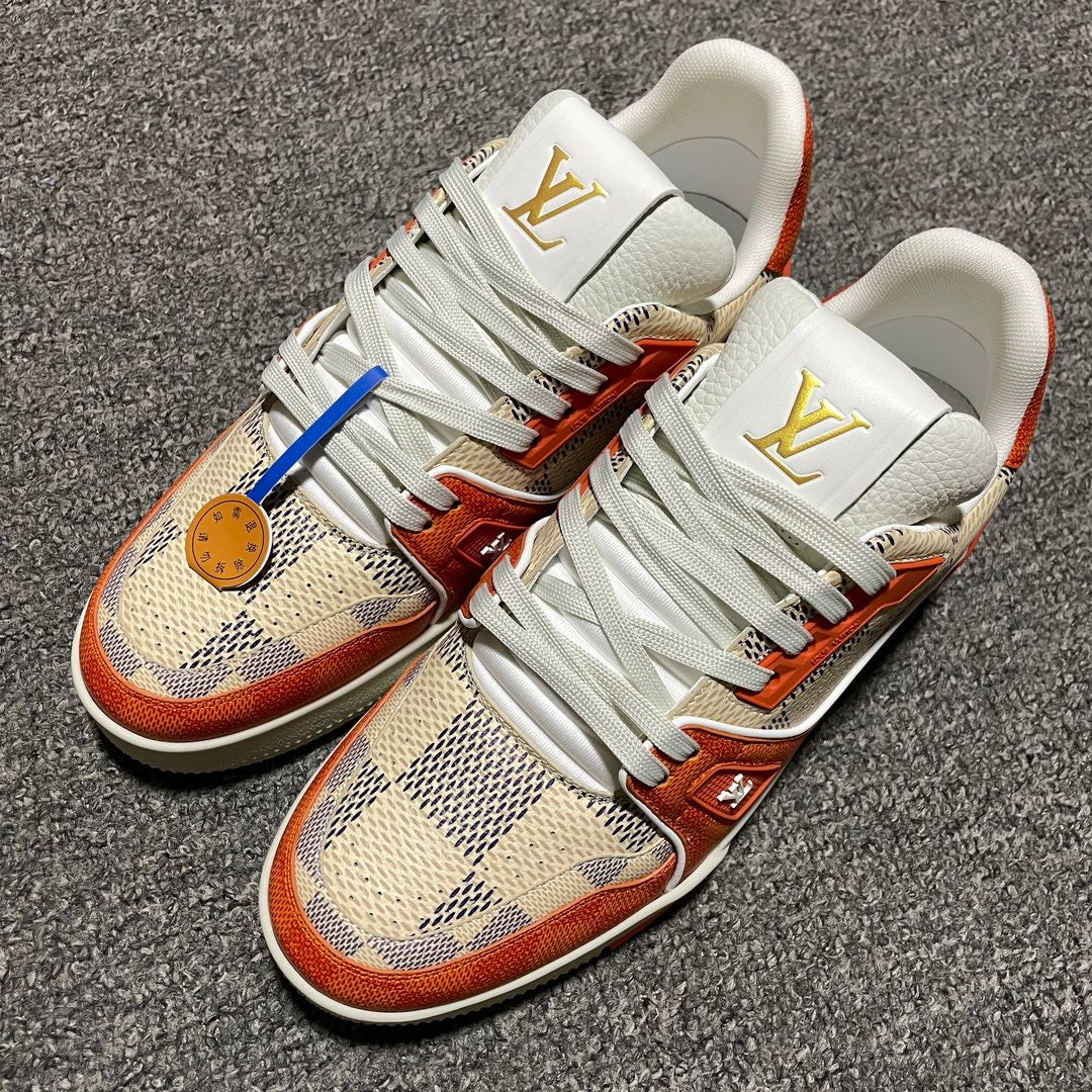 New color matching casual board shoes New color matching casual board shoes