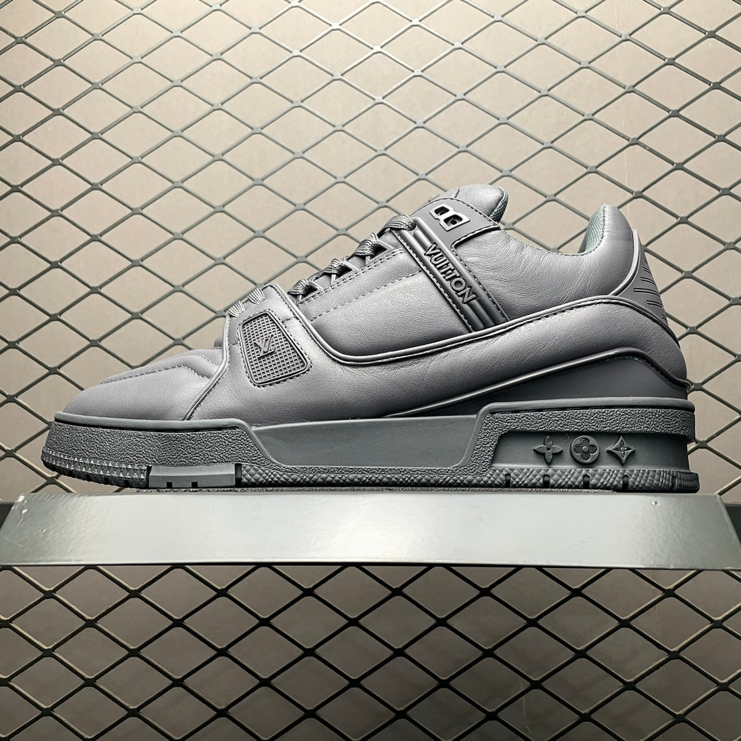 New color matching casual board shoes New color matching casual board shoes