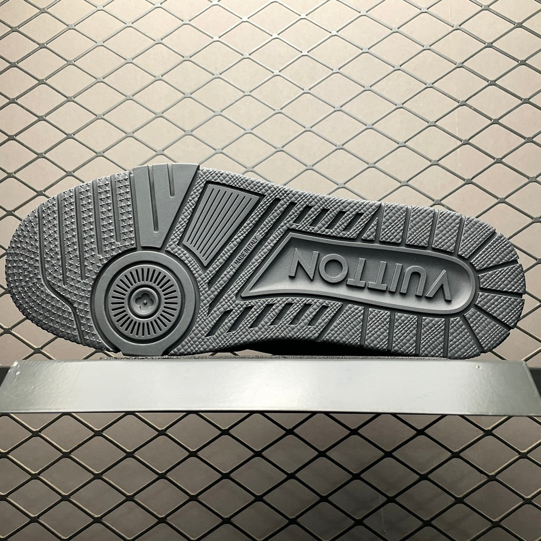 New color matching casual board shoes New color matching casual board shoes