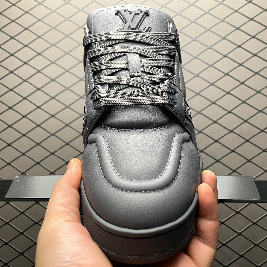 New color matching casual board shoes New color matching casual board shoes