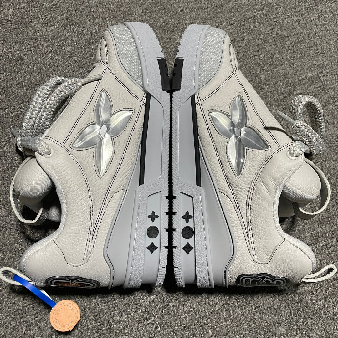 New color matching casual board shoes New color matching casual board shoes