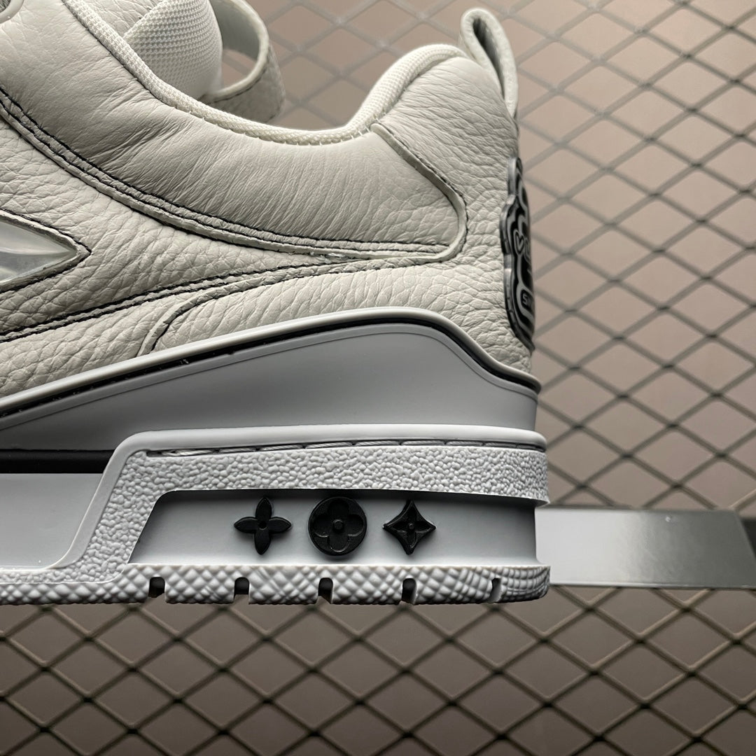 New color matching casual board shoes New color matching casual board shoes