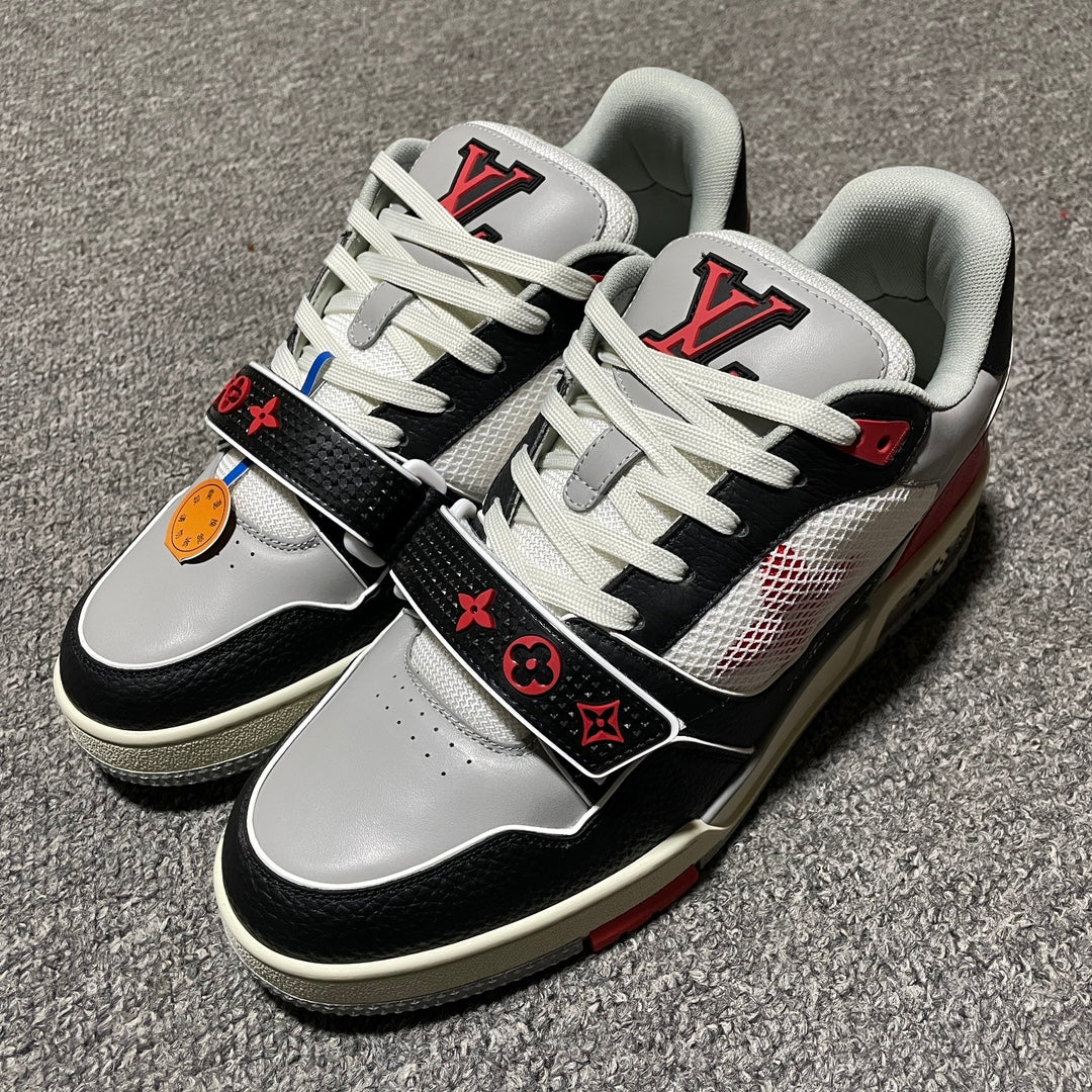 New color matching casual board shoes New color matching casual board shoes