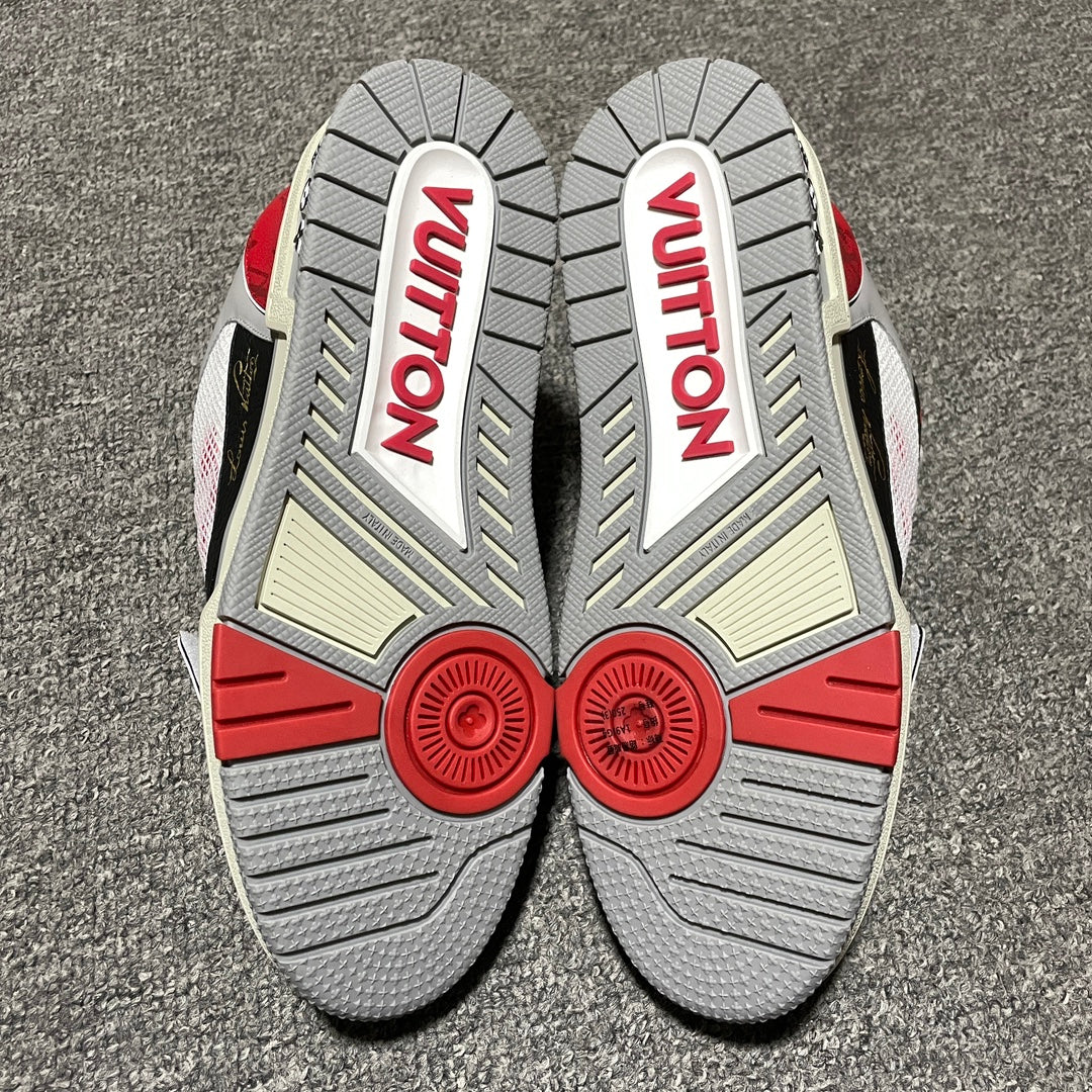 New color matching casual board shoes New color matching casual board shoes