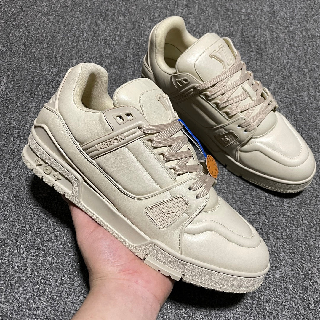 New color matching casual board shoes New color matching casual board shoes