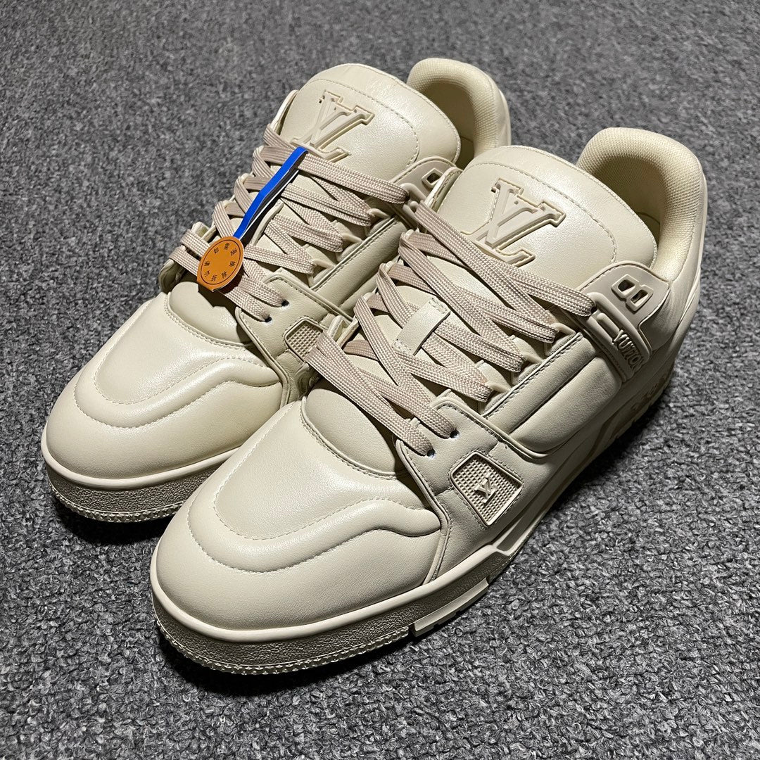 New color matching casual board shoes New color matching casual board shoes