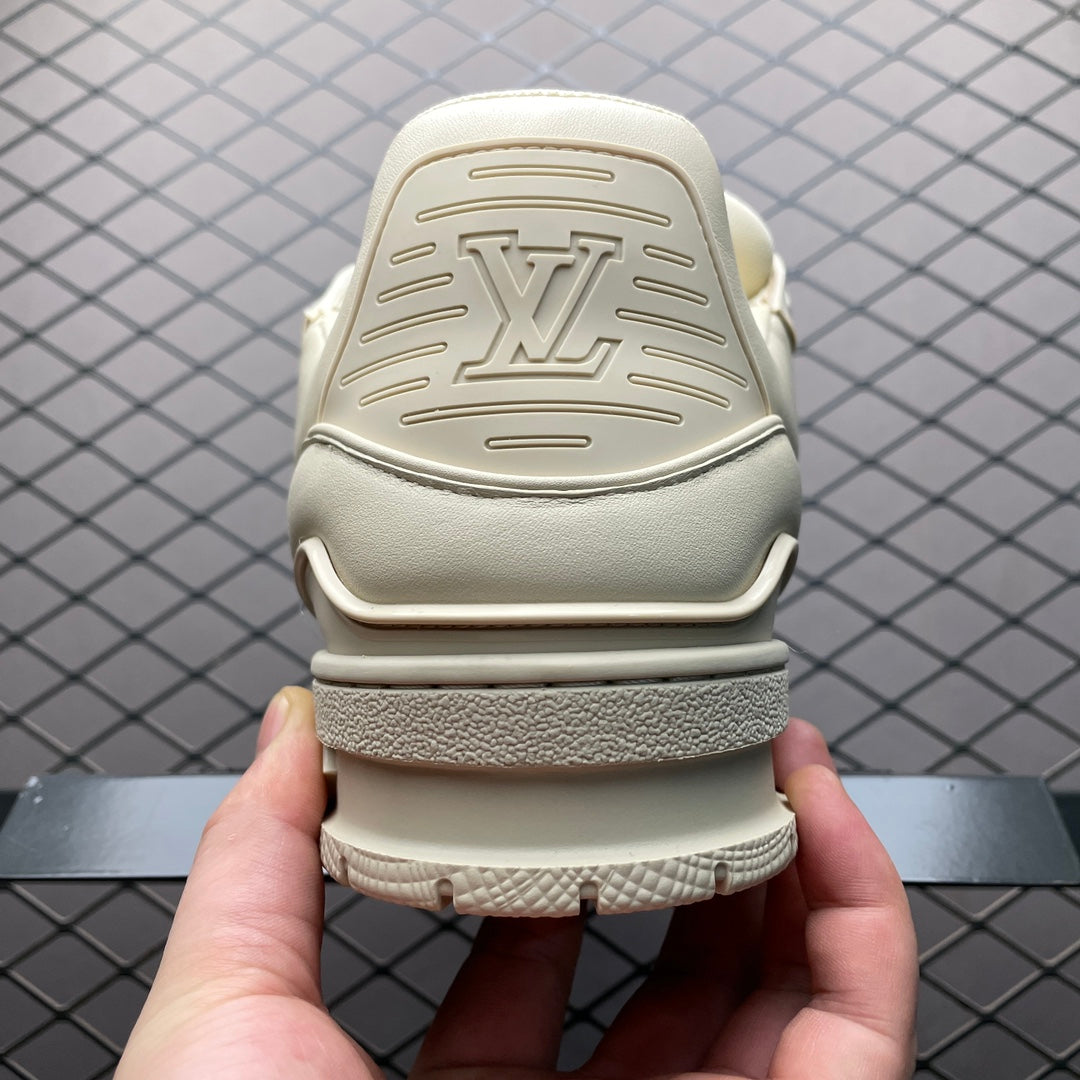 New color matching casual board shoes New color matching casual board shoes