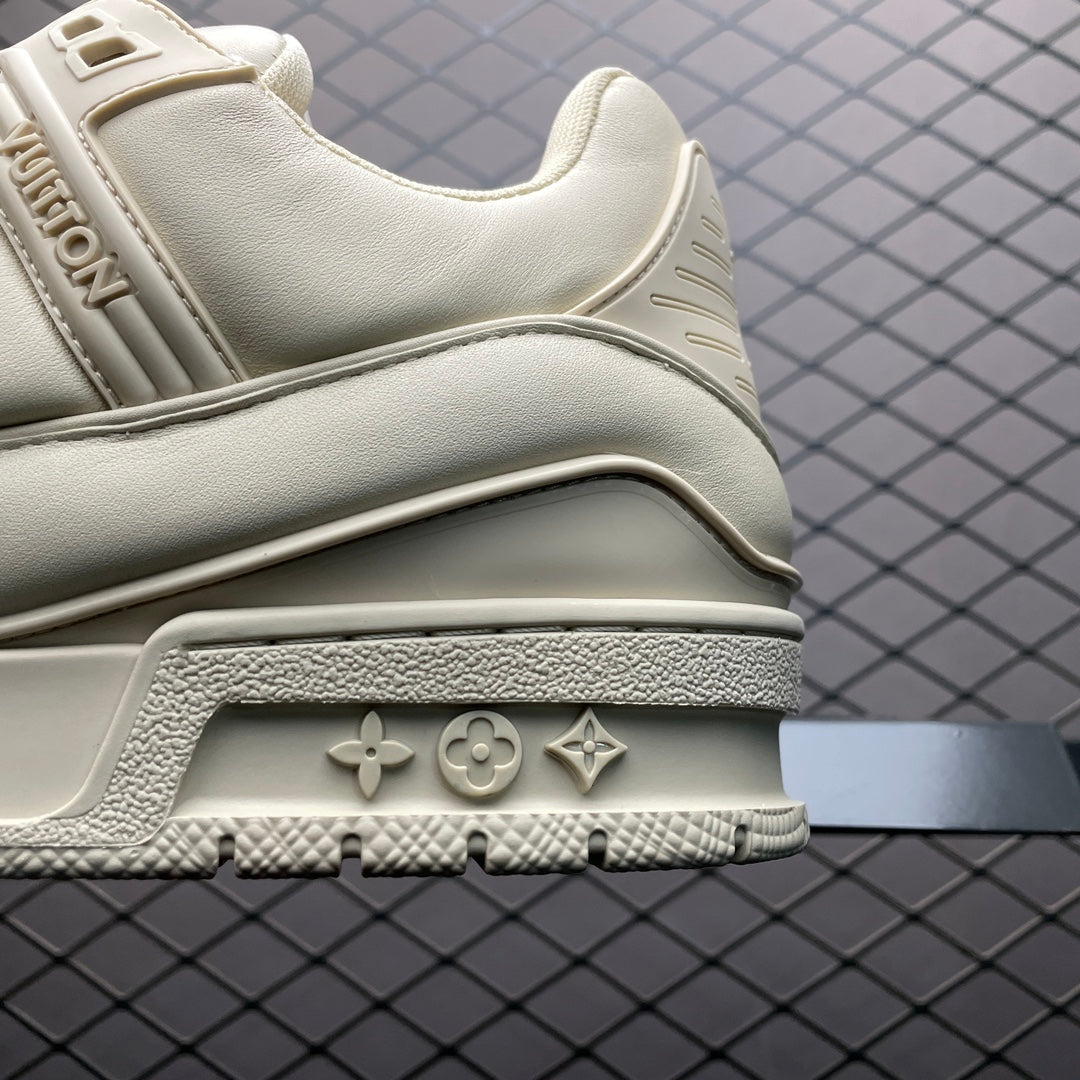 New color matching casual board shoes New color matching casual board shoes