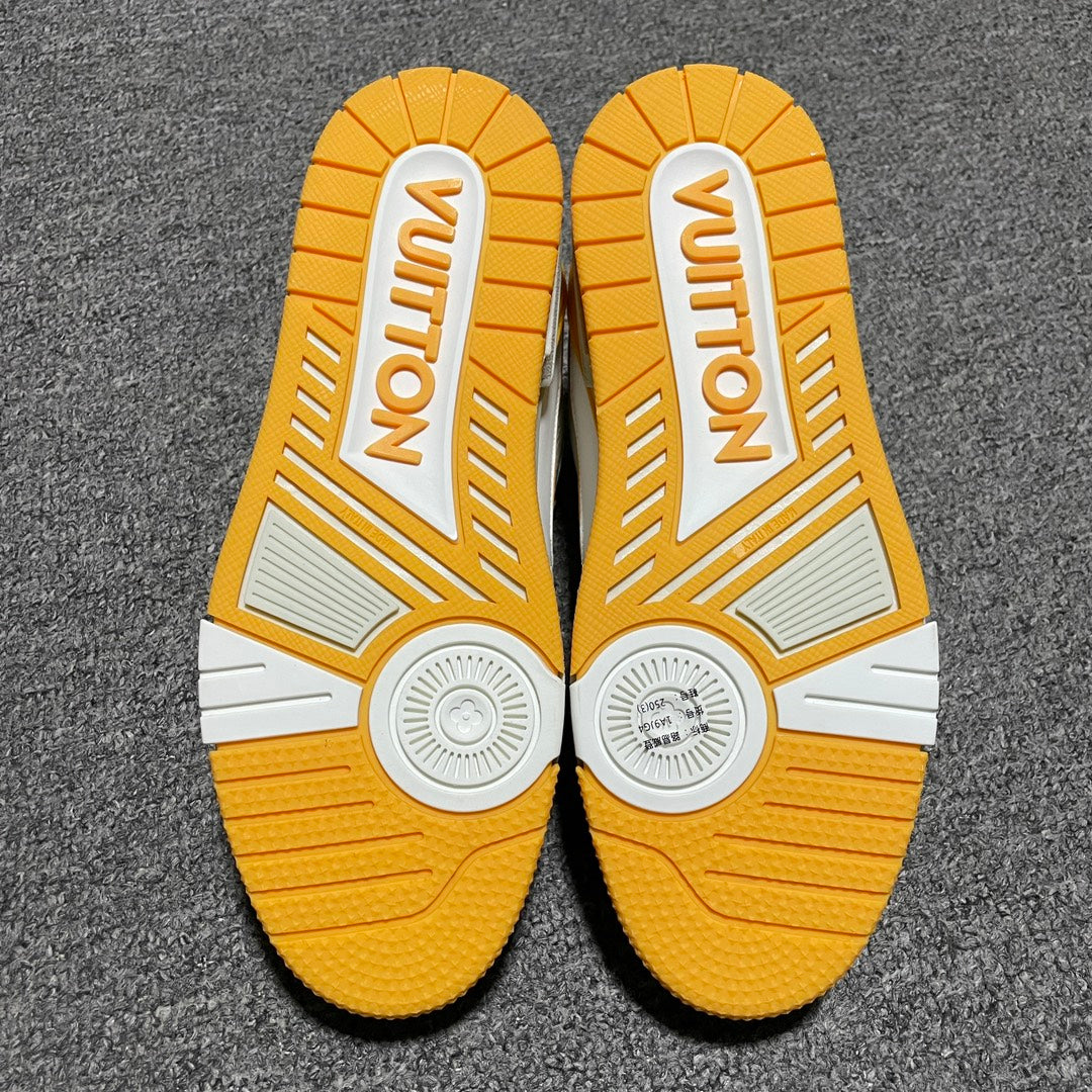 New color matching casual board shoes New color matching casual board shoes