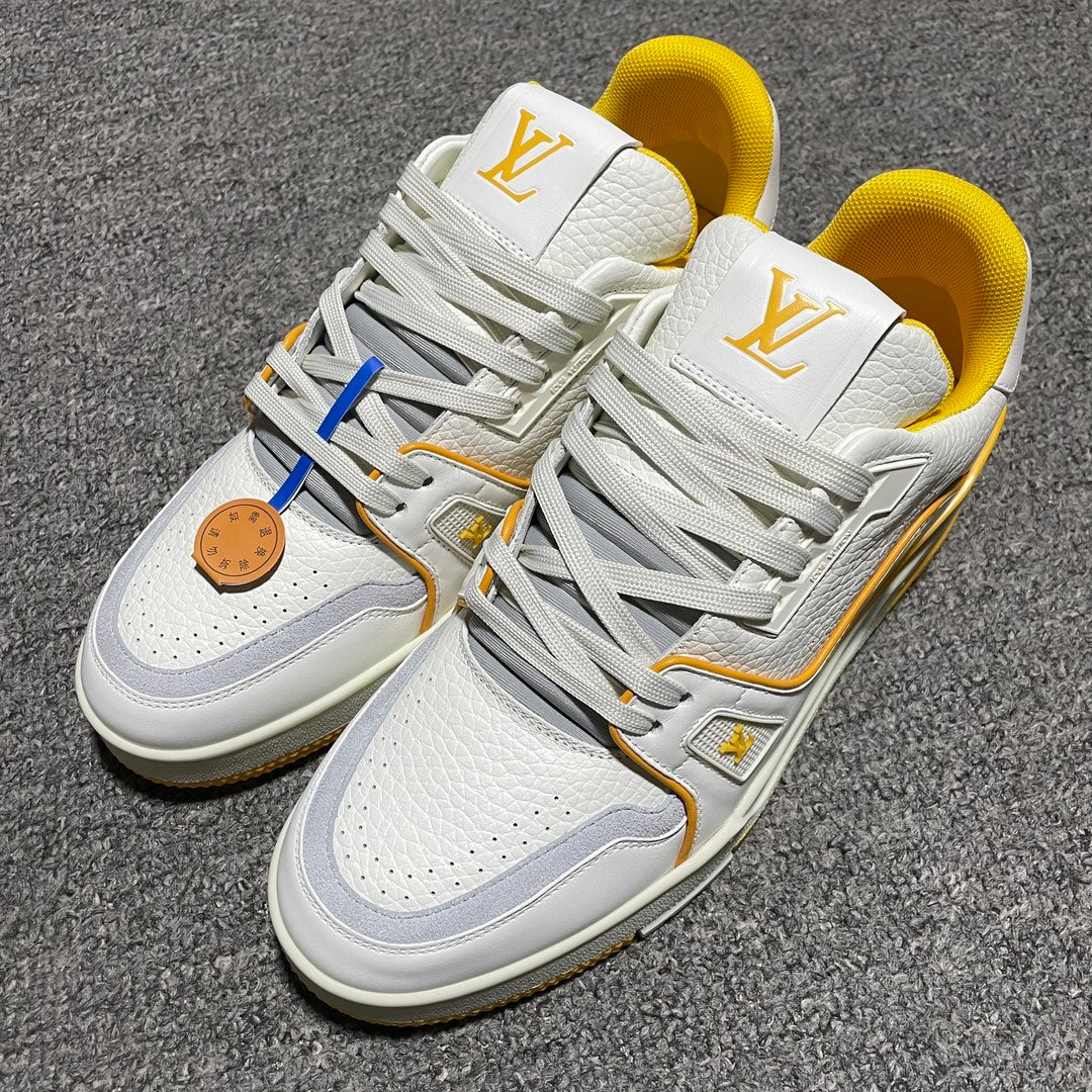 New color matching casual board shoes New color matching casual board shoes