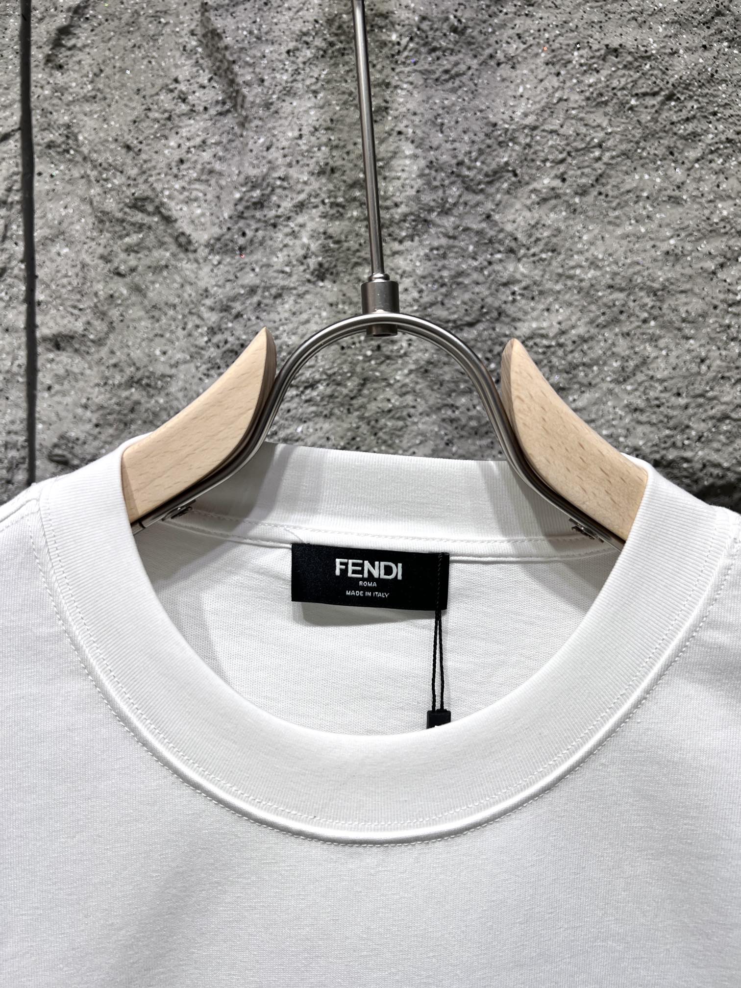 Simple Print T-shirt Simple Print T-shirt
