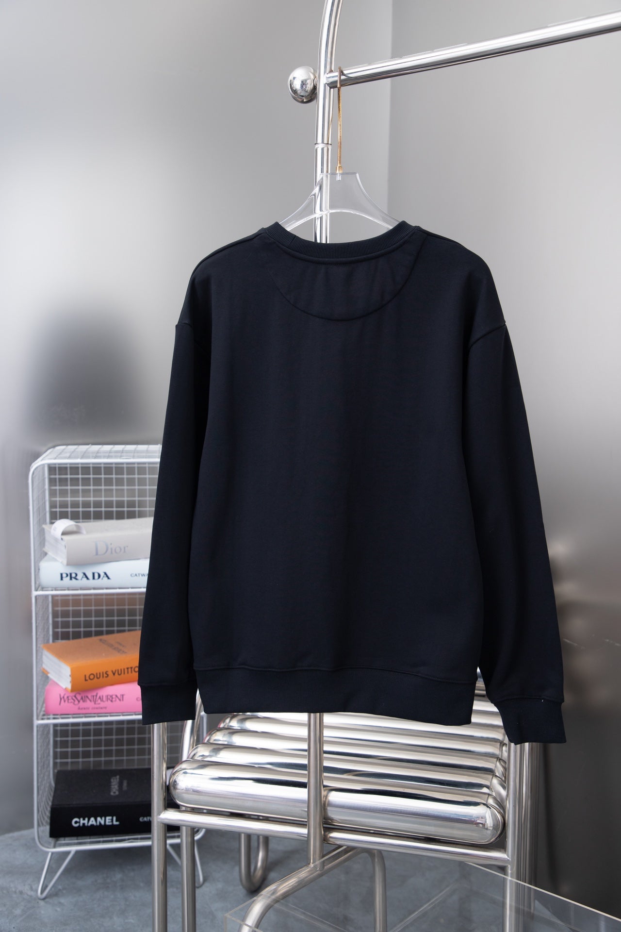 Zip Pocket At Chest Sweatshirt Zip Pocket At Chest Sweatshirt