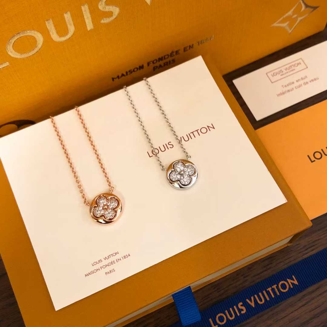 Classic logo diamond necklace Classic logo diamond necklace