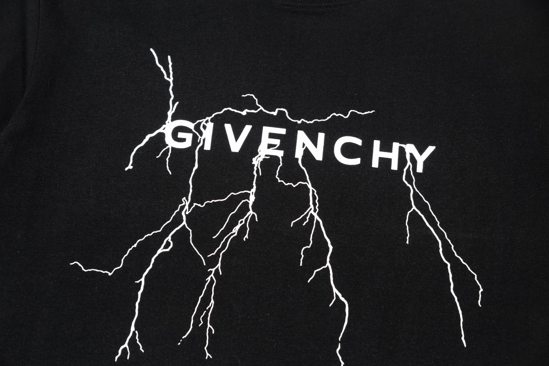 Lightning printed t-shirt Lightning printed t-shirt