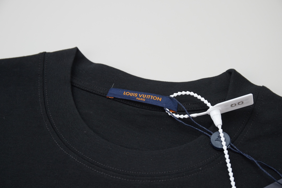 Simple letter printing t-shirt Simple letter printing t-shirt