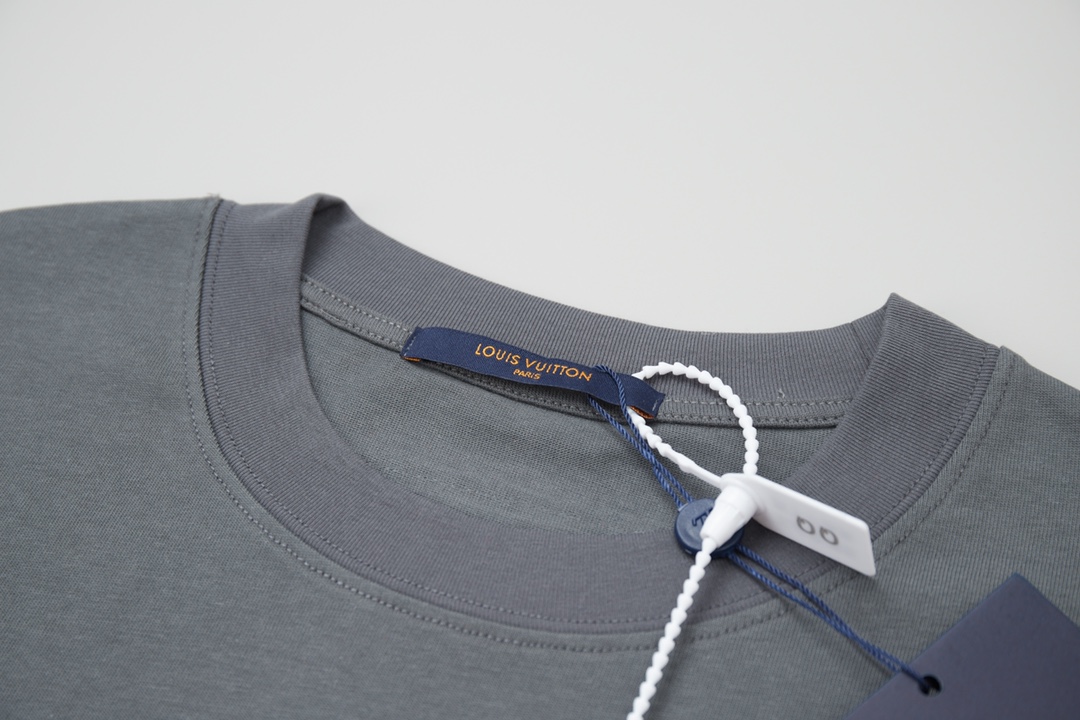 Simple letter printing t-shirt Simple letter printing t-shirt
