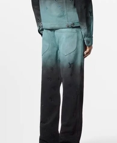 Fade color embroidered jeans Fade color embroidered jeans