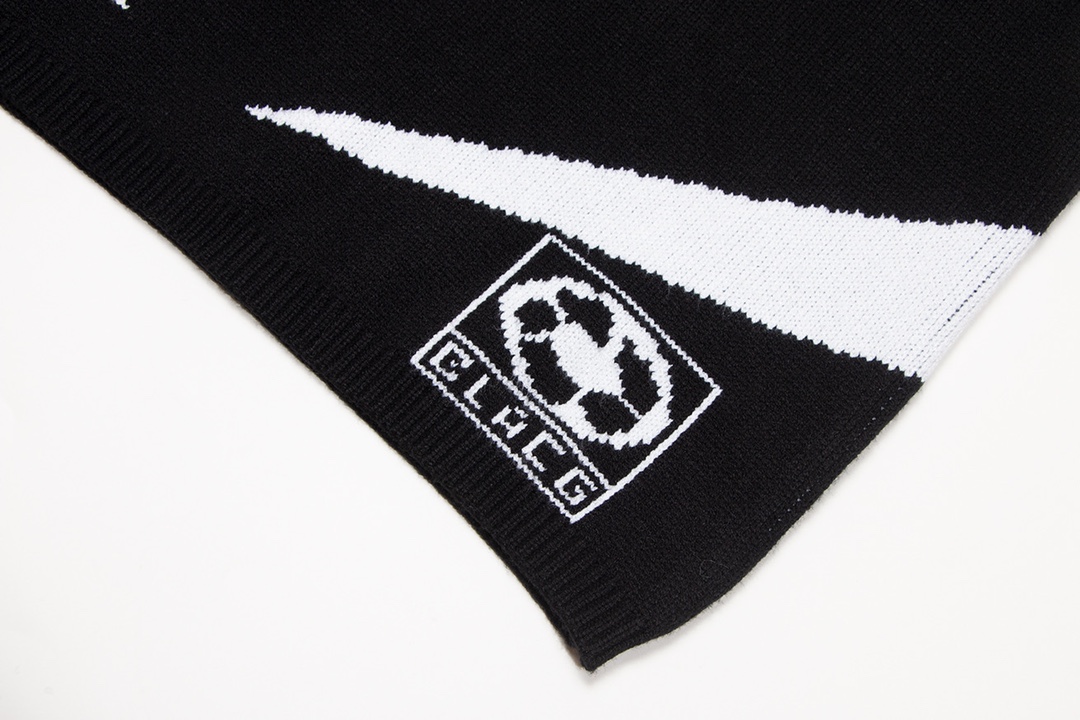 New classic logo knit sweater New classic logo knit sweater