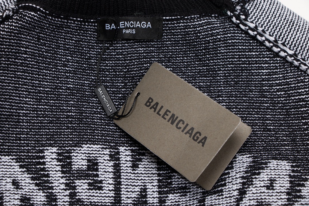 New classic logo knit sweater New classic logo knit sweater