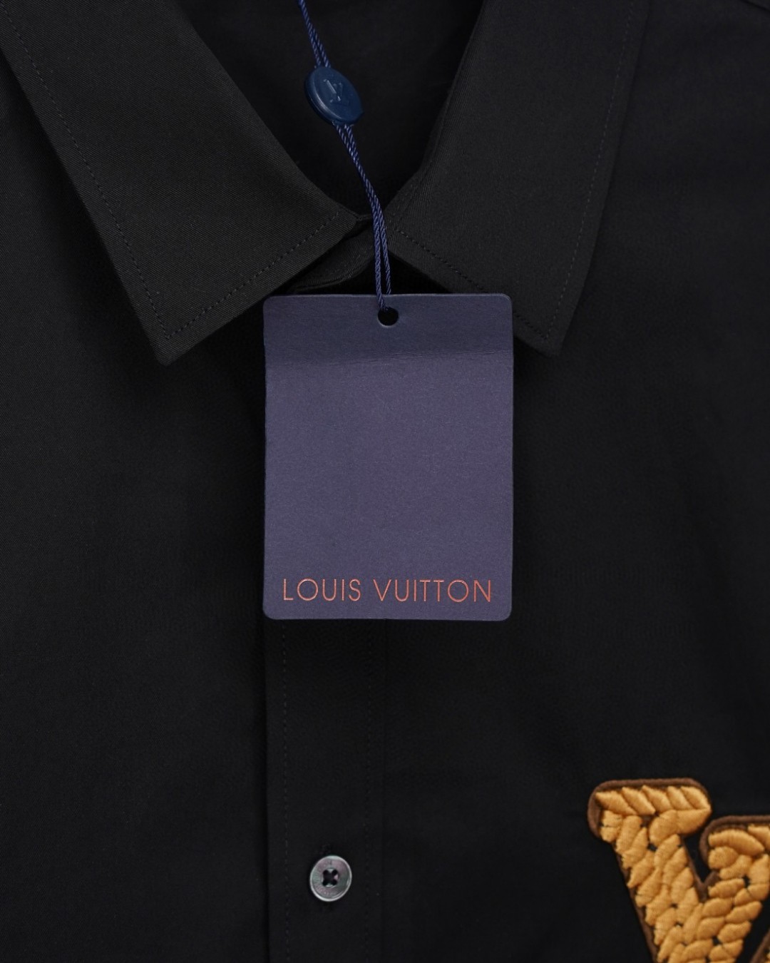 High quality embroidered long-sleeved shirt High quality embroidered long-sleeved shirt