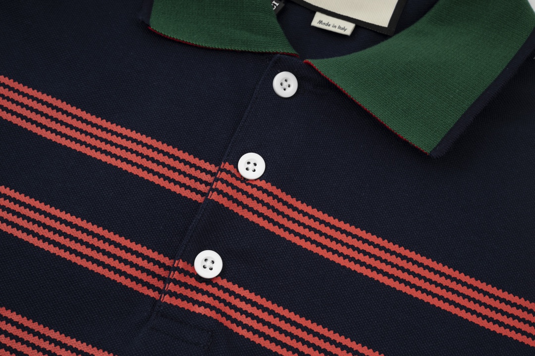 Contrasting embroidered polo shirt Contrasting embroidered polo shirt