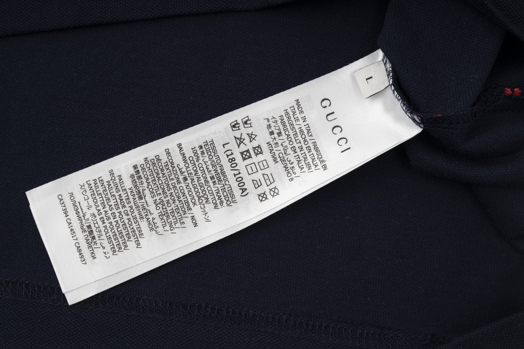 Contrasting embroidered polo shirt Contrasting embroidered polo shirt