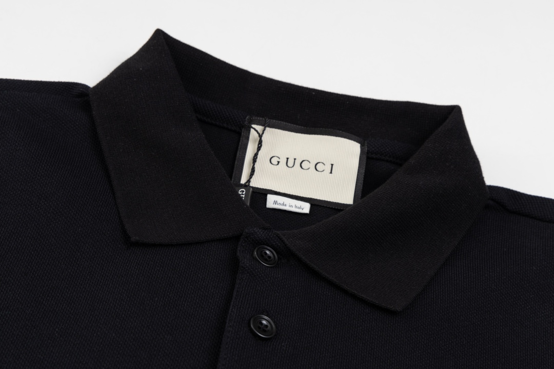 Simple embroidered polo shirt Simple embroidered polo shirt