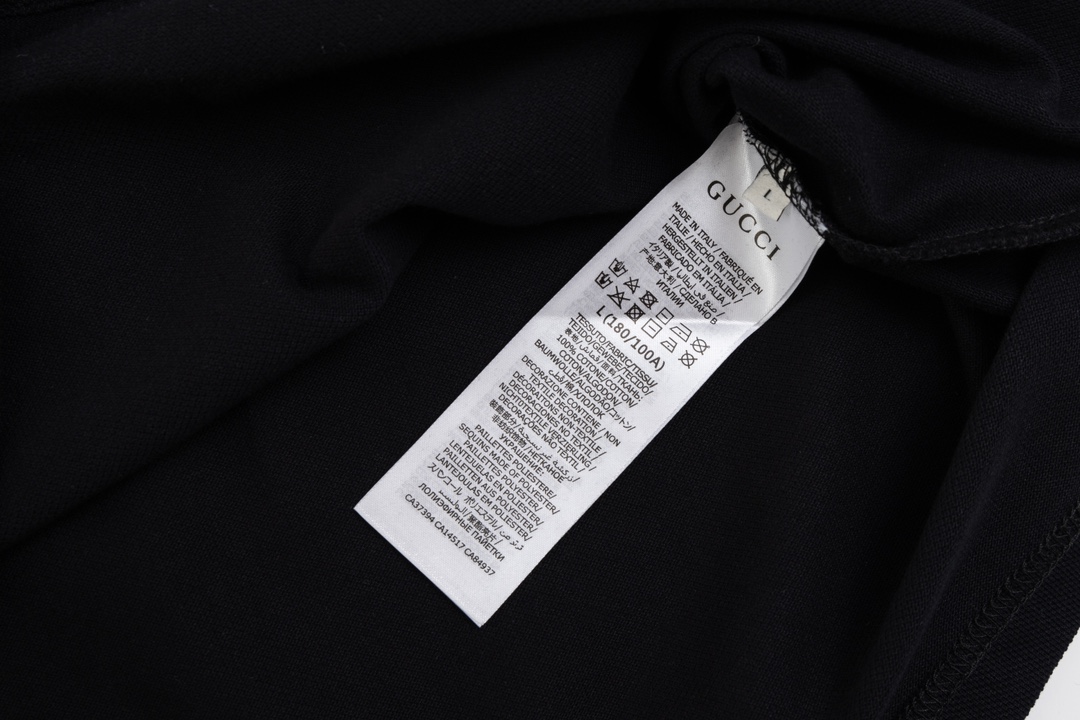 Simple embroidered polo shirt Simple embroidered polo shirt