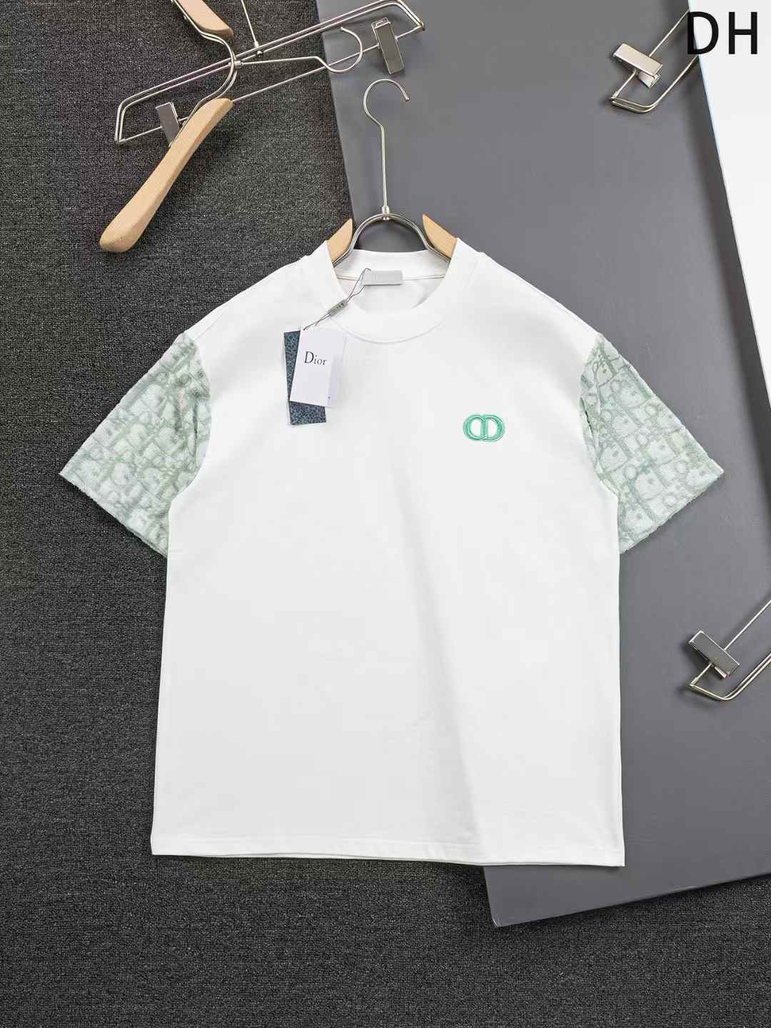 Embroidery stitching t-shirt Embroidery stitching t-shirt