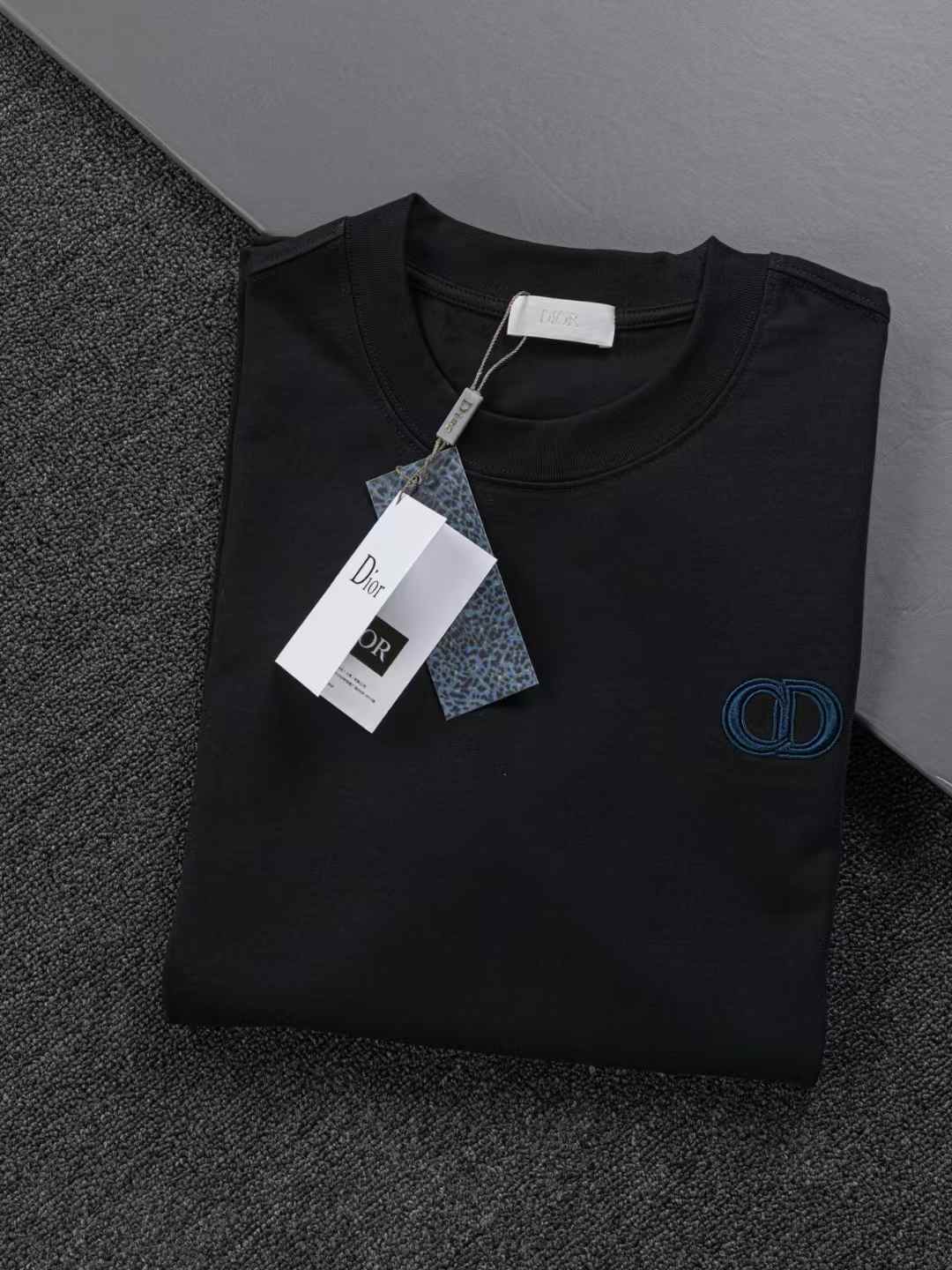 Embroidery stitching t-shirt Embroidery stitching t-shirt