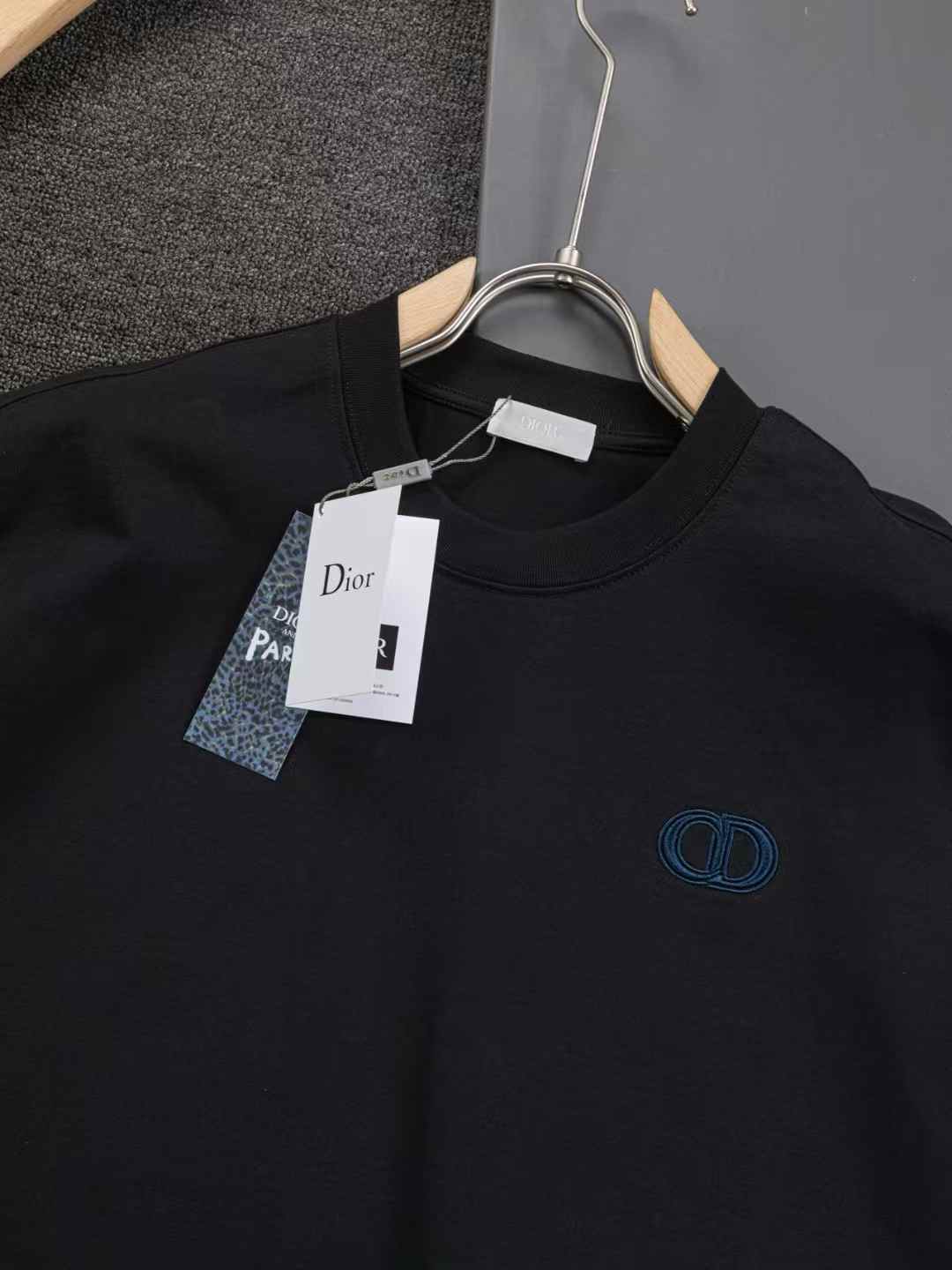 Embroidery stitching t-shirt Embroidery stitching t-shirt