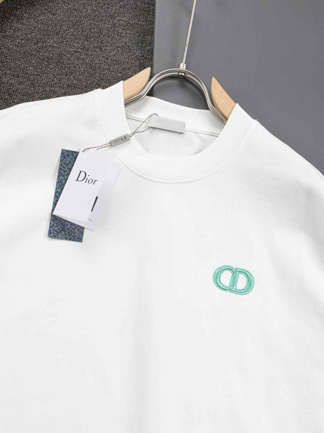 Embroidery stitching t-shirt Embroidery stitching t-shirt