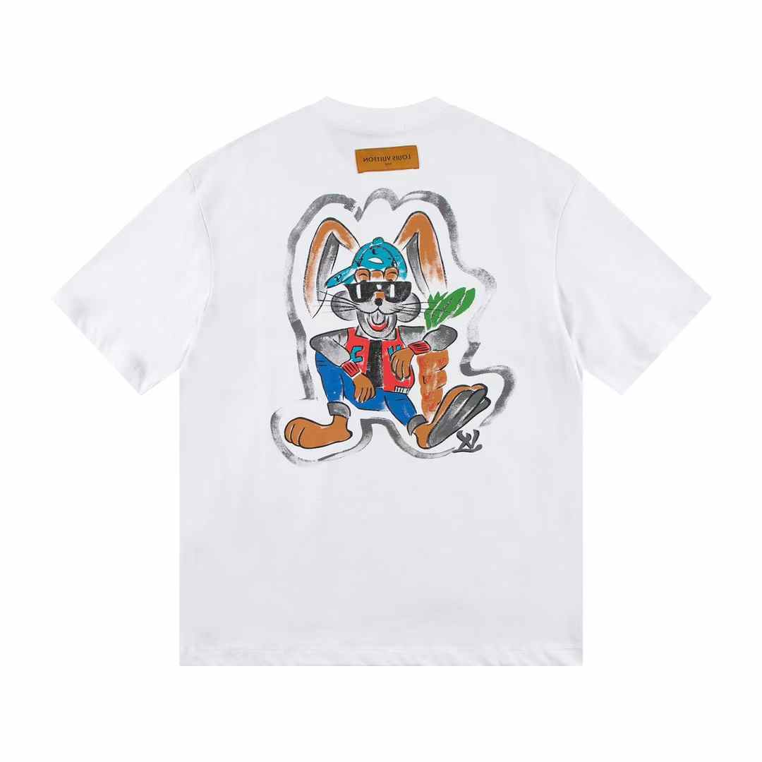 Artistic print t-shirt Artistic print t-shirt