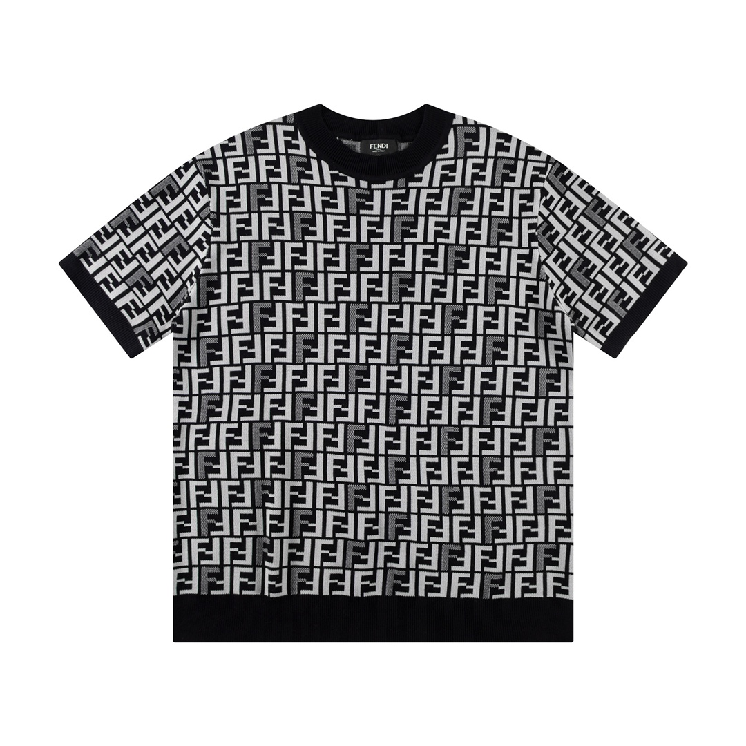 Short sleeved knitted t-shirt Short sleeved knitted t-shirt