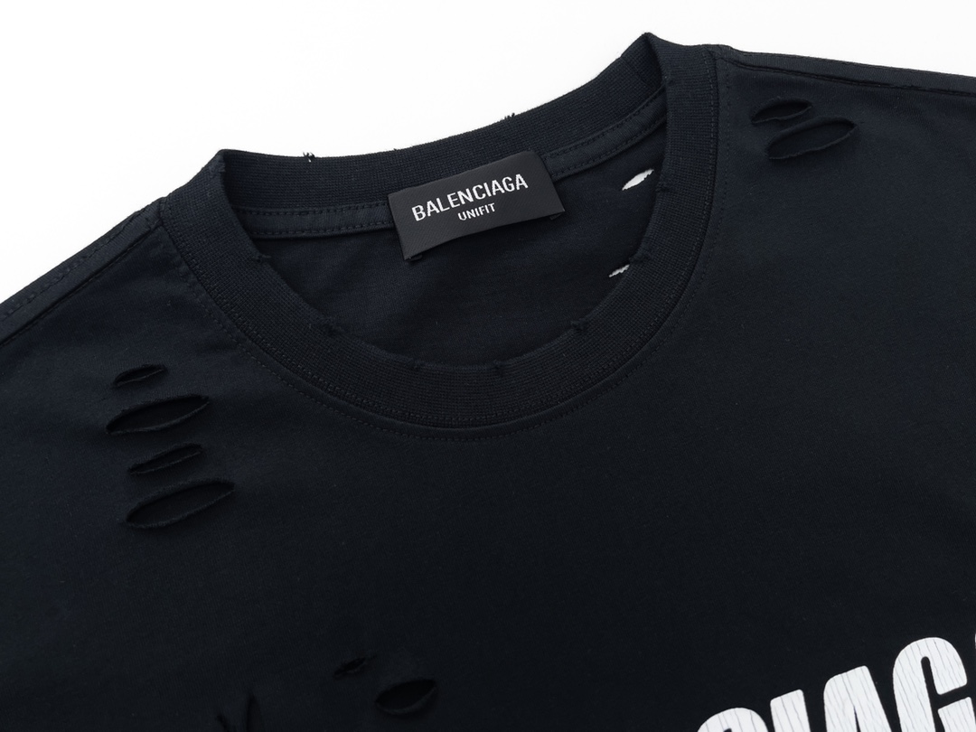 Classic logo hole t-shirt Classic logo hole t-shirt