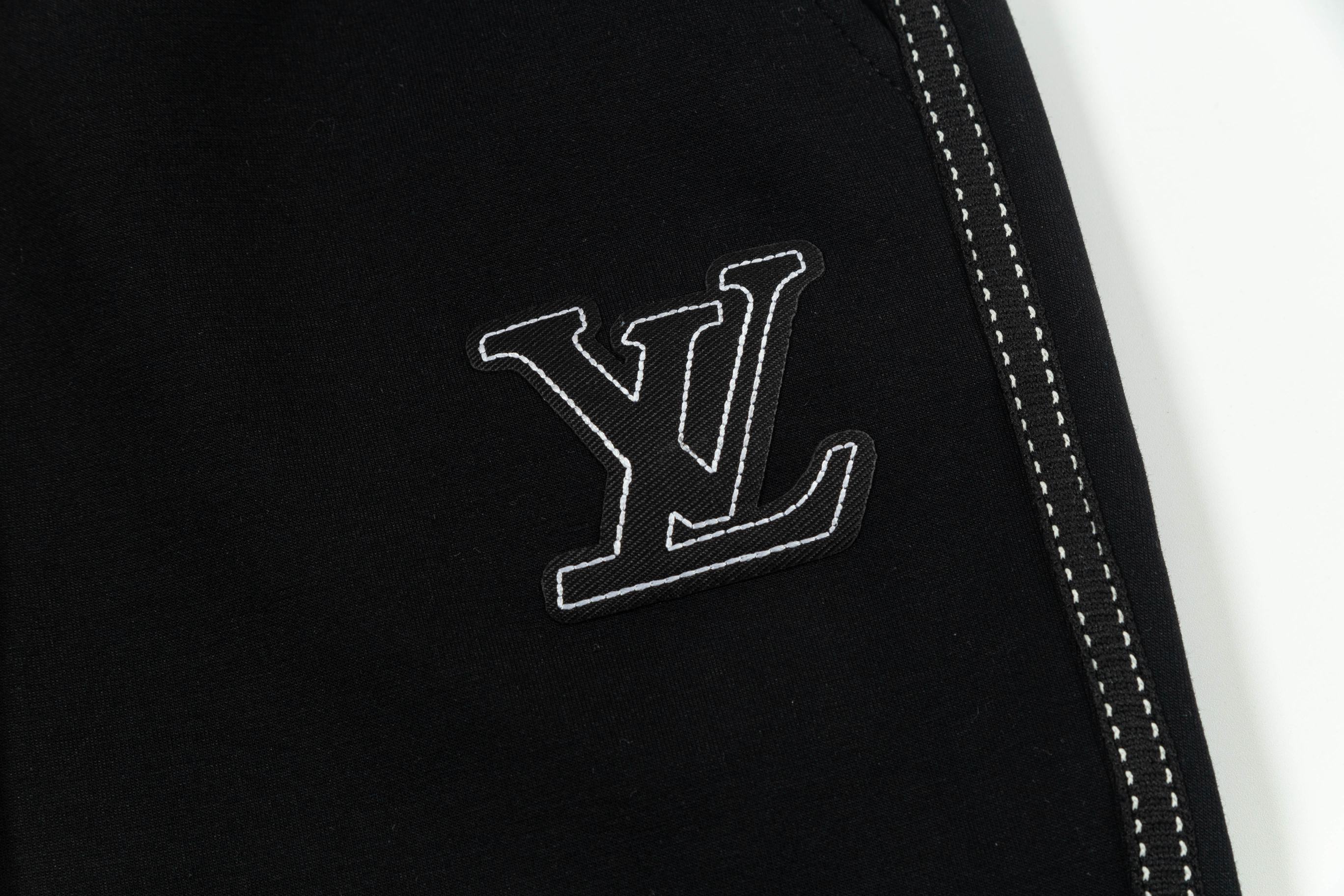 Embroidered classic logo knit shorts Embroidered classic logo knit shorts