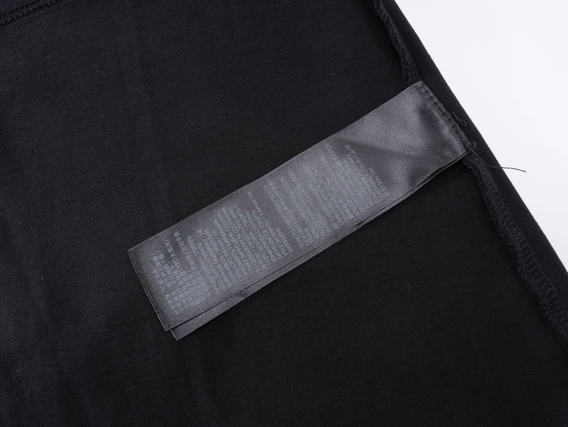 Printed ripped long sleeve t-shirt Printed ripped long sleeve t-shirt