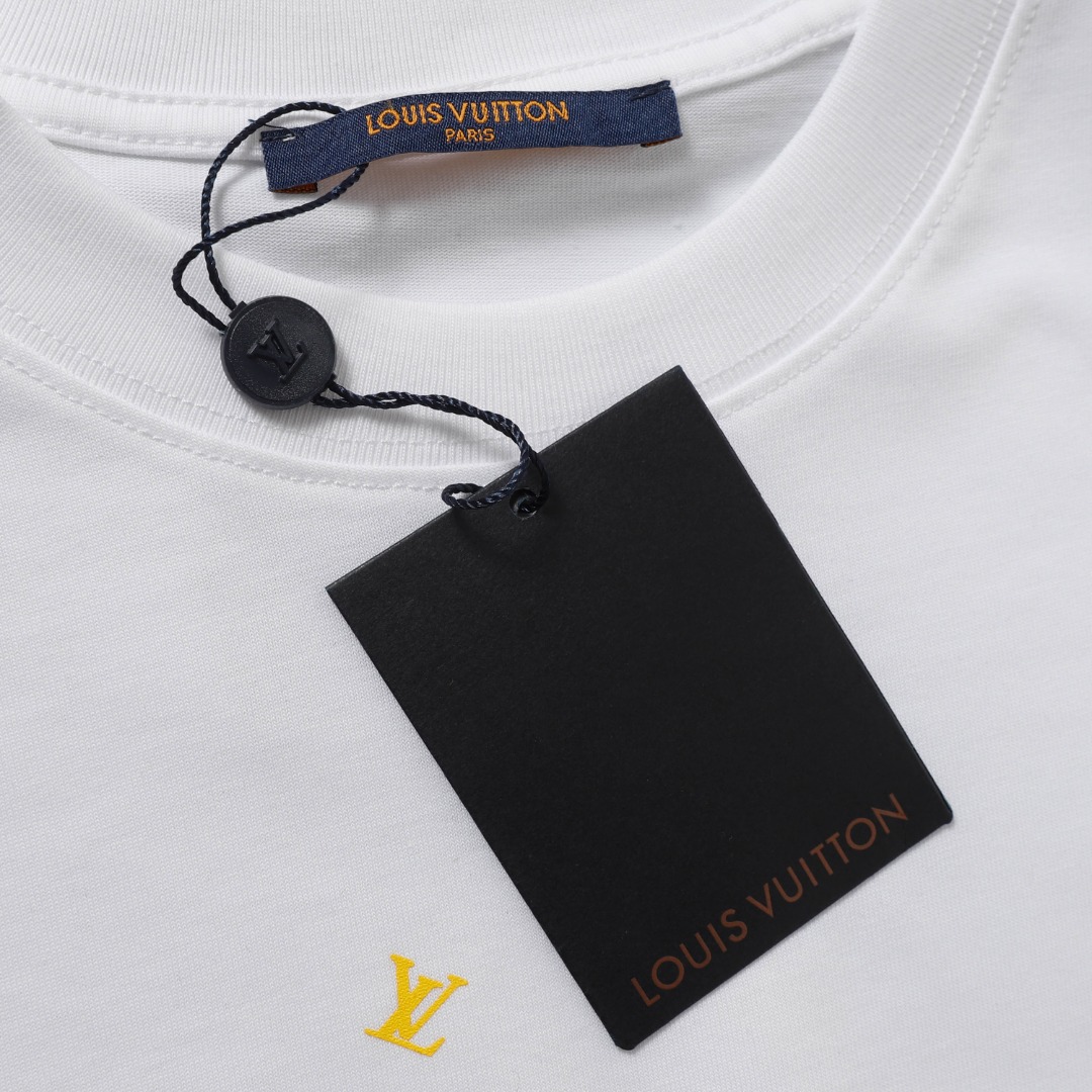 Full letter print t-shirt Full letter print t-shirt
