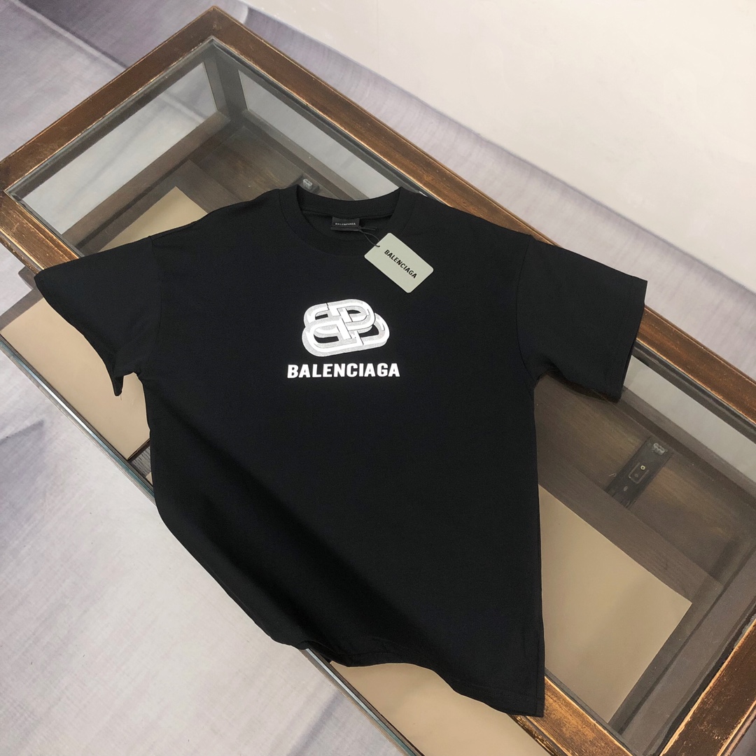 Classic print t-shirt Classic print t-shirt
