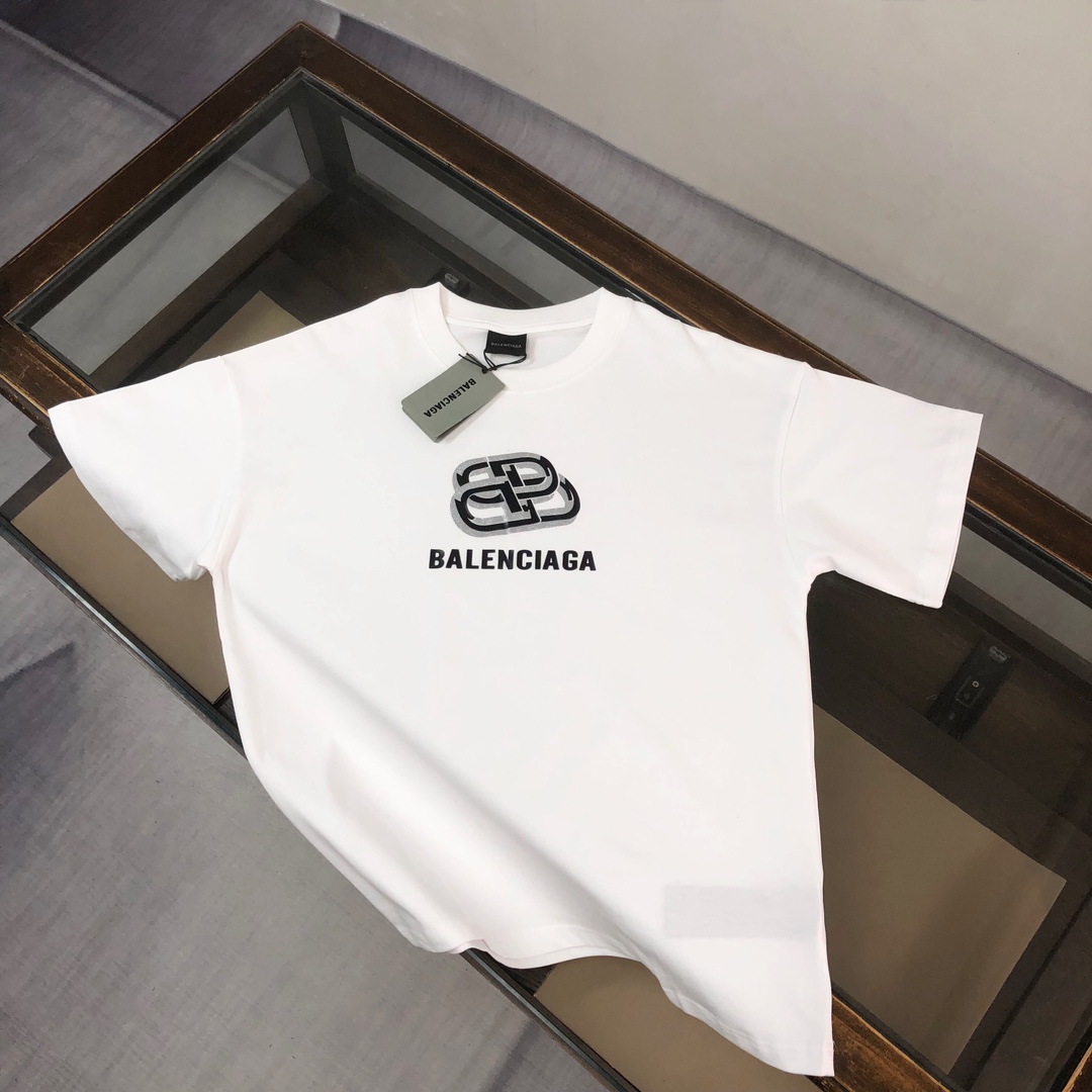 Classic print t-shirt Classic print t-shirt