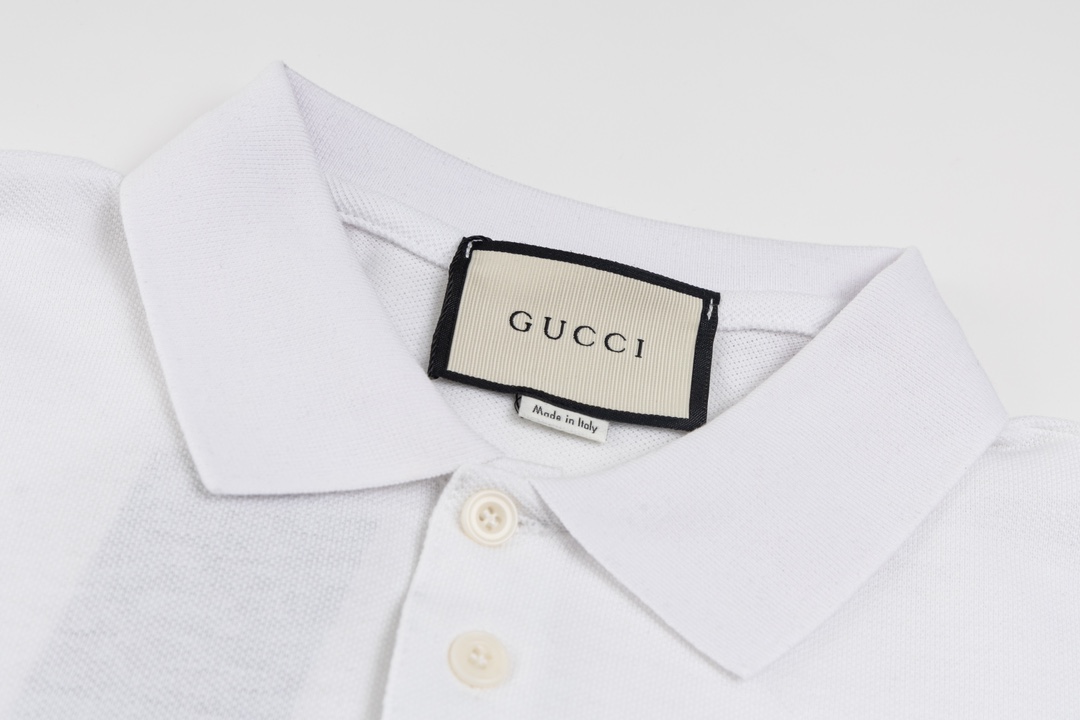 Stripe stitching polo shirt Stripe stitching polo shirt